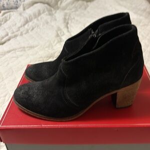 Johnston & Murphy 6.5 Womans Nora Black Oiled Suede Bootie stack heel